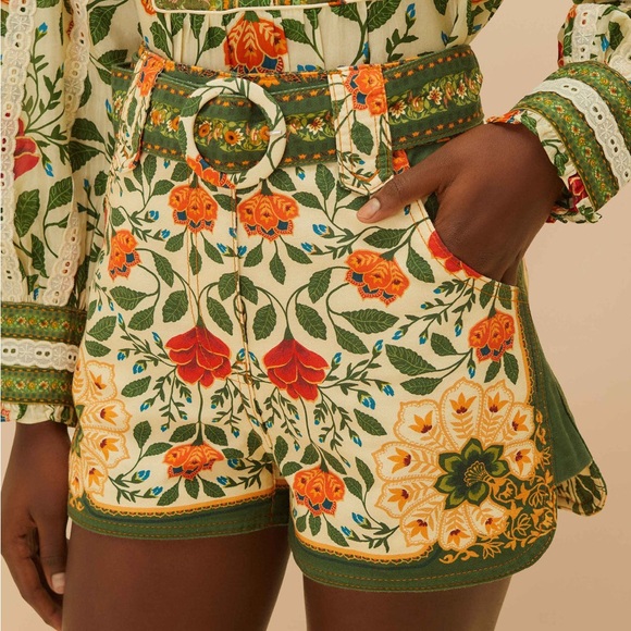 FARM Rio Pants - FARM Rio Sand Garden Tapestry Shorts - Size 24
